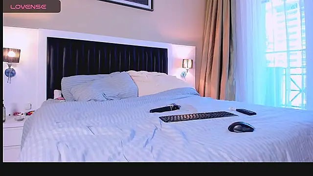 marrenaa online show from November 2025 06:12:02 AM