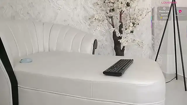 aura sanders1 online show from December 2025 11:52:01 AM