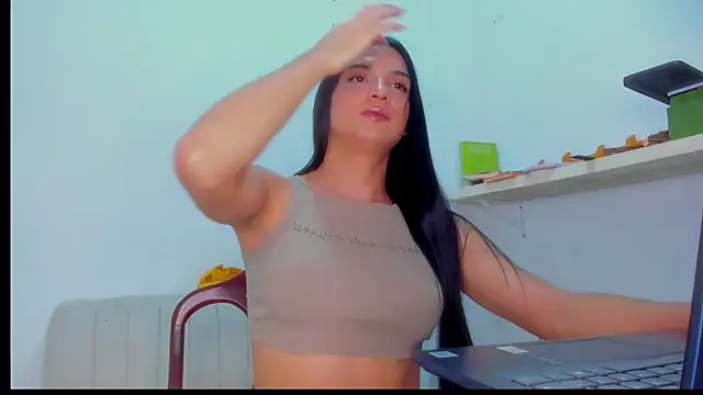 ISA BELLA VZL online show from April 2026 06:45:02 PM