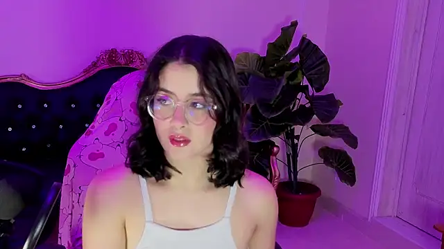 LiLLiAnderson online show from November 2025 11:47:01 AM