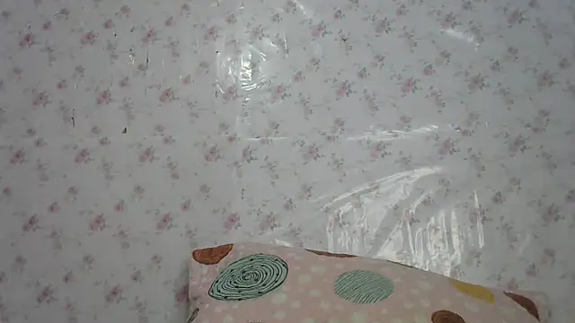 Snapshot of Roselingalvis13 chatting on May 2026 03:04:02 AM Roselingalvis13 online show from May 2026 03:04:02 AM