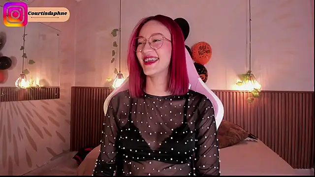 Snapshot of daphne_courtis chatting on October 2025 03:14:01 AM daphne courtis online show from October 2025 03:14:01 AM