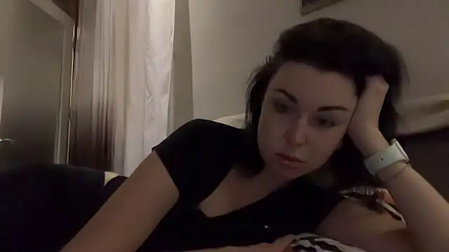 Snapshot of Gilin1 chatting on November 2025 06:51:01 PM Gilin1 online show from November 2025 06:51:01 PM