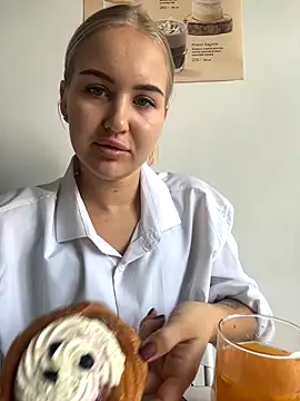 Snapshot of CandyVice chatting on November 2025 08:16:02 AM CandyVice online show from November 2025 08:16:02 AM