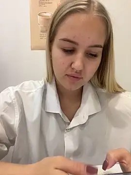 Snapshot of CandyVice chatting on November 2025 05:12:02 PM CandyVice online show from November 2025 05:12:02 PM