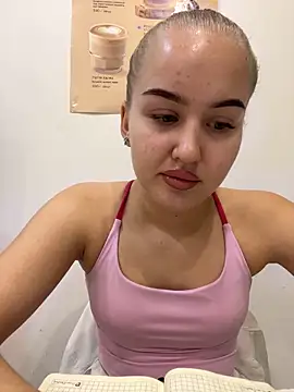 Snapshot of CandyVice chatting on December 2025 05:09:01 PM CandyVice online show from December 2025 05:09:01 PM