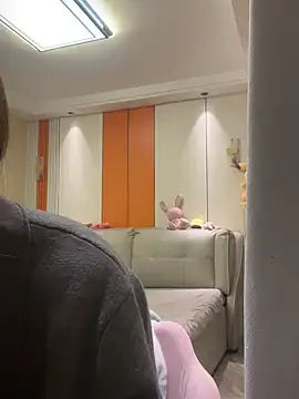 Snapshot of D-033 chatting on November 2025 10:15:02 AM D-033 online show from November 2025 10:15:02 AM