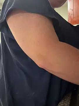 Snapshot of kittenxd4 chatting on September 2025 10:53:01 PM kittenxd4 online show from September 2025 10:53:01 PM