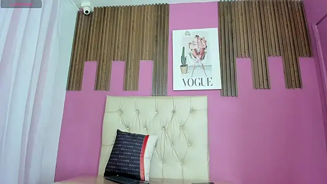 Snapshot of Lucia_Spear chatting on October 2025 01:23:01 PM Lucia Spear online show from October 2025 01:23:01 PM