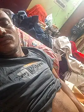 Snapshot of cutecouple1983 chatting on November 2025 08:09:01 PM cutecouple1983 online show from November 2025 08:09:01 PM