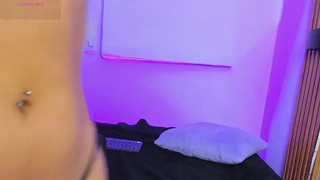 MacarenaSmith online show from November 2025 11:10:02 AM