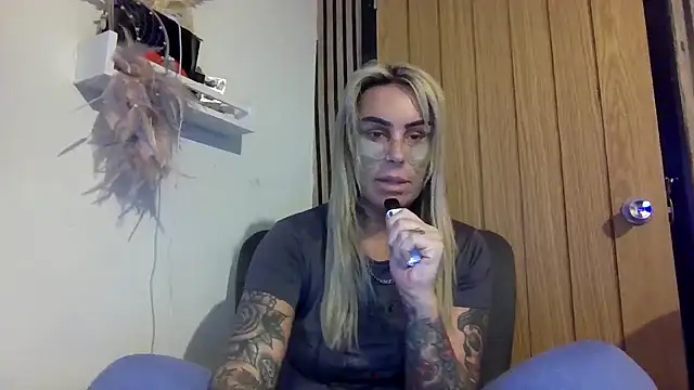 poppyinga1 online show from February 2026 04:48:01 PM