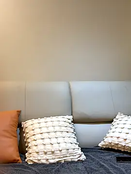 Lexiluv1 online show from December 2025 05:07:02 PM