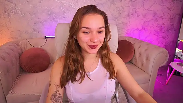 Snapshot of UrMuseOn chatting on October 2025 07:05:02 AM UrMuseOn online show from October 2025 07:05:02 AM