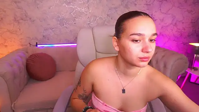 Snapshot of UrMuseOn chatting on October 2025 07:56:01 AM UrMuseOn online show from October 2025 07:56:01 AM