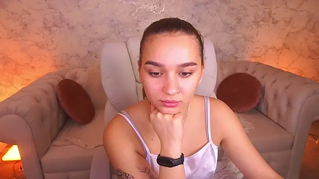 Snapshot of UrMuseOn chatting on November 2025 08:04:02 AM UrMuseOn online show from November 2025 08:04:02 AM