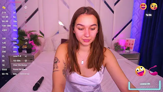 Snapshot of UrMuseOn chatting on November 2025 02:50:01 PM UrMuseOn online show from November 2025 02:50:01 PM