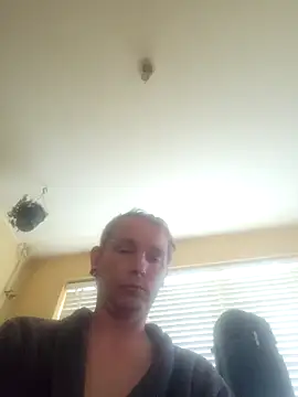 Snapshot of piercingpik chatting on April 2026 04:39:01 PM piercingpik online show from April 2026 04:39:01 PM