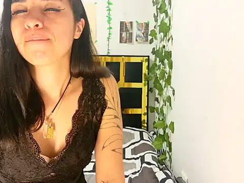 lucywhite13 online show from September 2025 11:16:01 PM