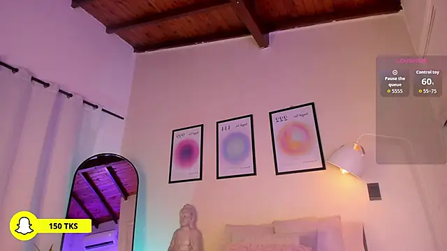 Snapshot of AriaMuse chatting on December 2025 07:56:02 PM AriaMuse online show from December 2025 07:56:02 PM