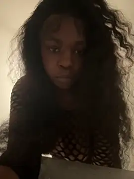 Snapshot of Freakyshiestyyy chatting on December 2025 06:37:02 PM Freakyshiestyyy online show from December 2025 06:37:02 PM