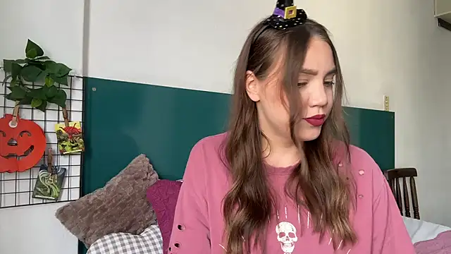 NebulaHaven online show from October 2025 06:32:01 PM