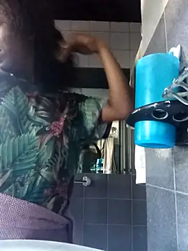 RFeltomWhitJ online show from November 2025 05:28:02 AM