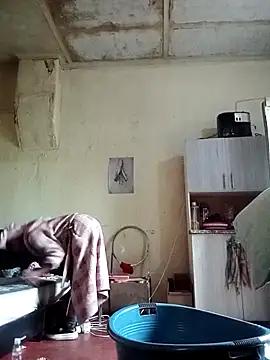 RFeltomWhitJ online show from November 2025 05:01:02 AM