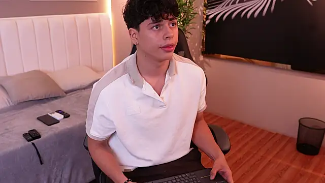 Snapshot of Ethan_occonor chatting on October 2025 12:11:01 AM Ethan occonor online show from October 2025 12:11:01 AM