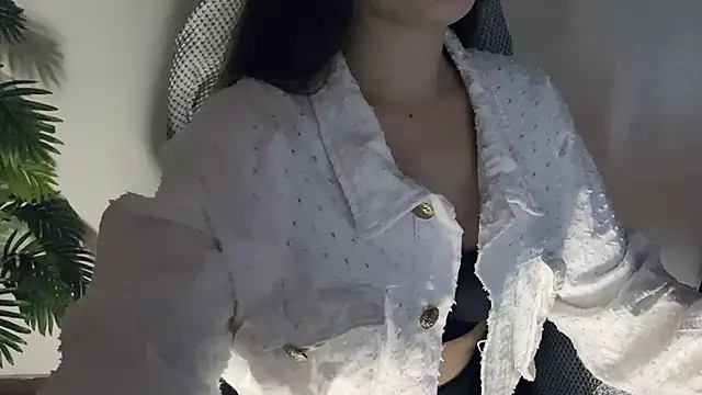 Snapshot of LiLi_Sweetie chatting on November 2025 02:35:01 AM LiLi Sweetie online show from November 2025 02:35:01 AM