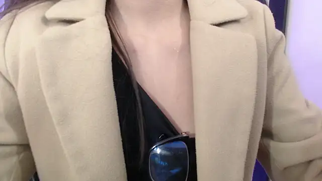 Snapshot of aleesha_cameron02 chatting on December 2025 07:11:01 PM aleesha cameron02 online show from December 2025 07:11:01 PM