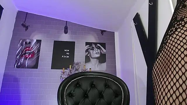 Snapshot of aleesha_cameron02 chatting on January 2026 09:28:02 PM aleesha cameron02 online show from January 2026 09:28:02 PM