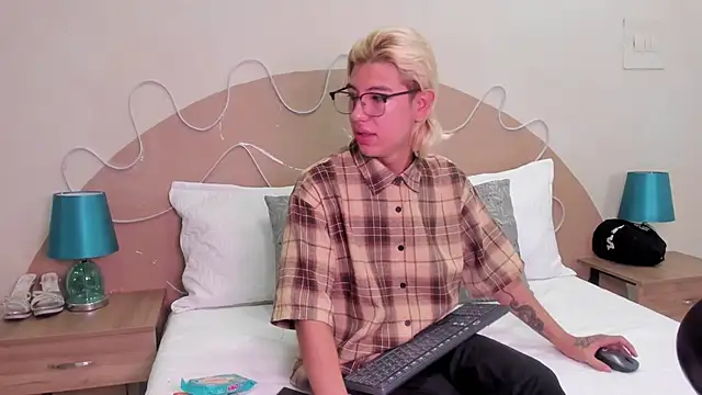 Enrrixxx  online show from November 2025 08:21:02 PM