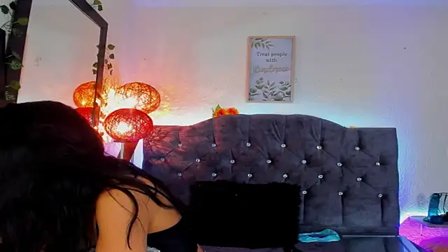 karol rose online show from December 2025 03:54:01 PM