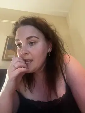 Snapshot of laceygreen chatting on June 2026 10:41:02 PM laceygreen online show from June 2026 10:41:02 PM