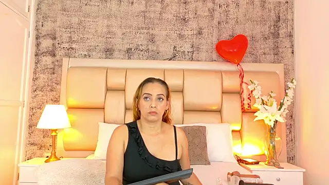 Edna Copper online show from February 2026 04:31:01 AM