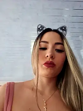 Snapshot of Natasanz chatting on October 2025 08:32:01 PM Natasanz online show from October 2025 08:32:01 PM