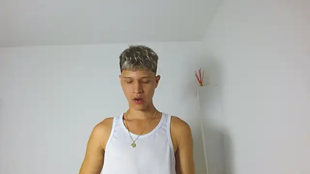 Twinkcock22 online show from June 2026 01:52:02 AM