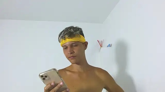 Twinkcock22 online show from July 2026 04:17:02 AM