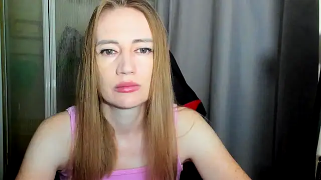 Snapshot of JessFoxxx chatting on June 2026 02:11:02 AM JessFoxxx online show from June 2026 02:11:02 AM