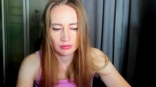Snapshot of JessFoxxx chatting on June 2026 03:05:02 AM JessFoxxx online show from June 2026 03:05:02 AM