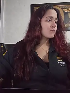 candy  fox  online show from November 2025 01:00:01 PM