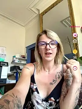 Snapshot of mlolita64foryou chatting on May 2026 11:29:01 AM mlolita64foryou online show from May 2026 11:29:01 AM