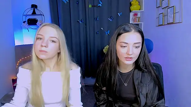 Snapshot of miki-niki chatting on October 2025 12:22:02 PM miki-niki online show from October 2025 12:22:02 PM