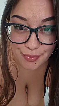 Snapshot of Larissa4U chatting on September 2025 09:44:01 AM Larissa4U online show from September 2025 09:44:01 AM