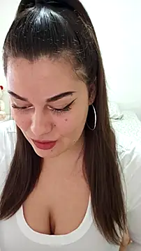 Snapshot of Larissa4U chatting on November 2025 03:07:02 PM Larissa4U online show from November 2025 03:07:02 PM