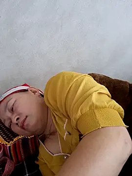 Snapshot of yoowwmr chatting on November 2025 04:00:01 AM yoowwmr online show from November 2025 04:00:01 AM