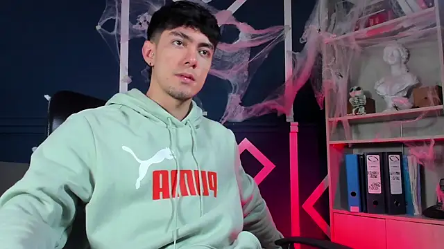 etham wolf  online show from November 2025 11:54:01 AM