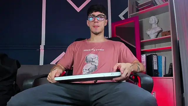 etham wolf  online show from December 2025 12:58:01 PM