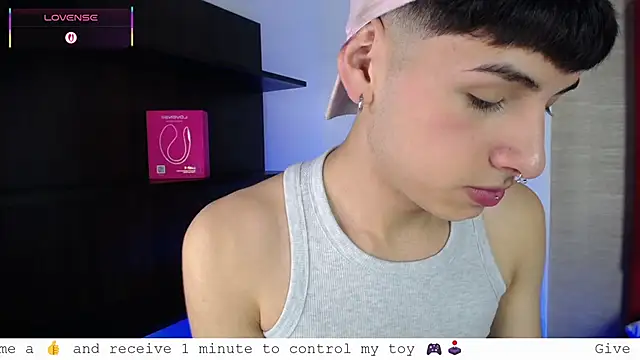 Ezra Storm online show from October 2025 05:06:02 AM